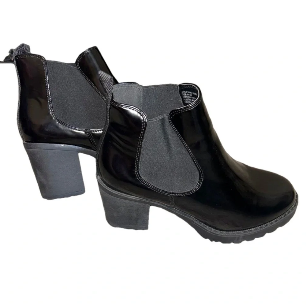 H by Halston Vegan Leather Black Heeled Chelsea Boots Size 9